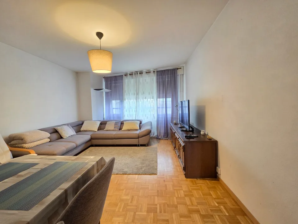 Wohlerhaltenes, helles 3-Zimmer-Apartment in La Chaux-de-Fonds! – Foto 9 von 13
