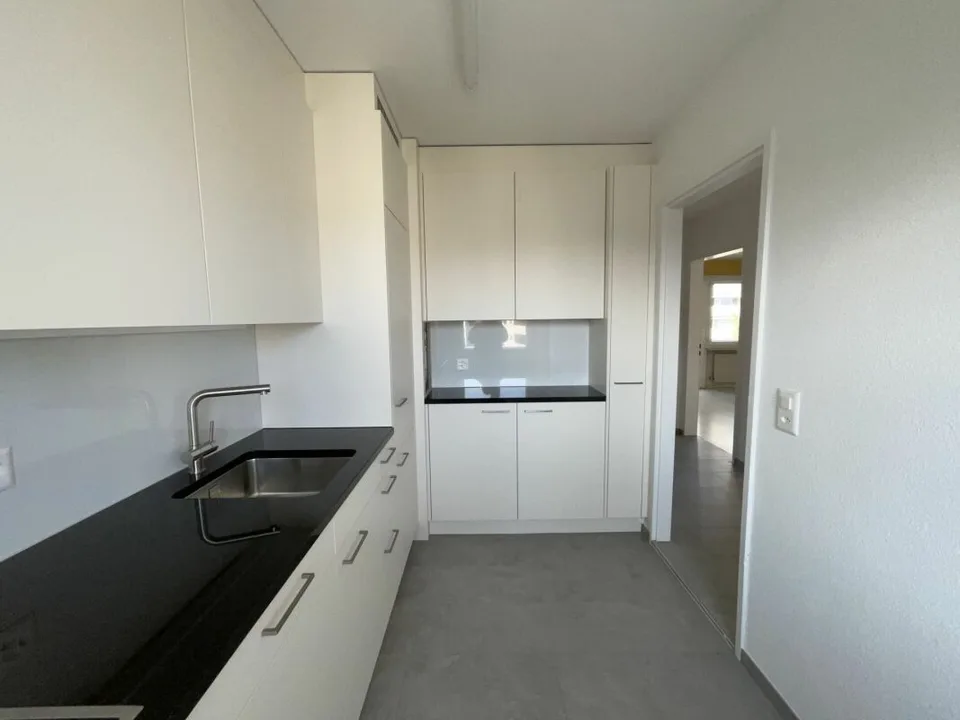 Delizioso appartamento di 4 locali con bagno e cucina nuovi