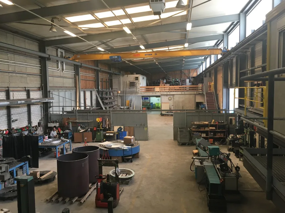 Attractive commercial space in optimal location!
