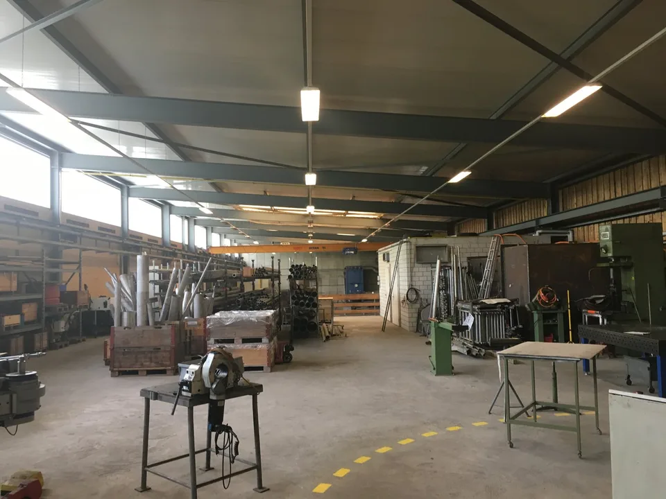 Attractive commercial space in optimal location!