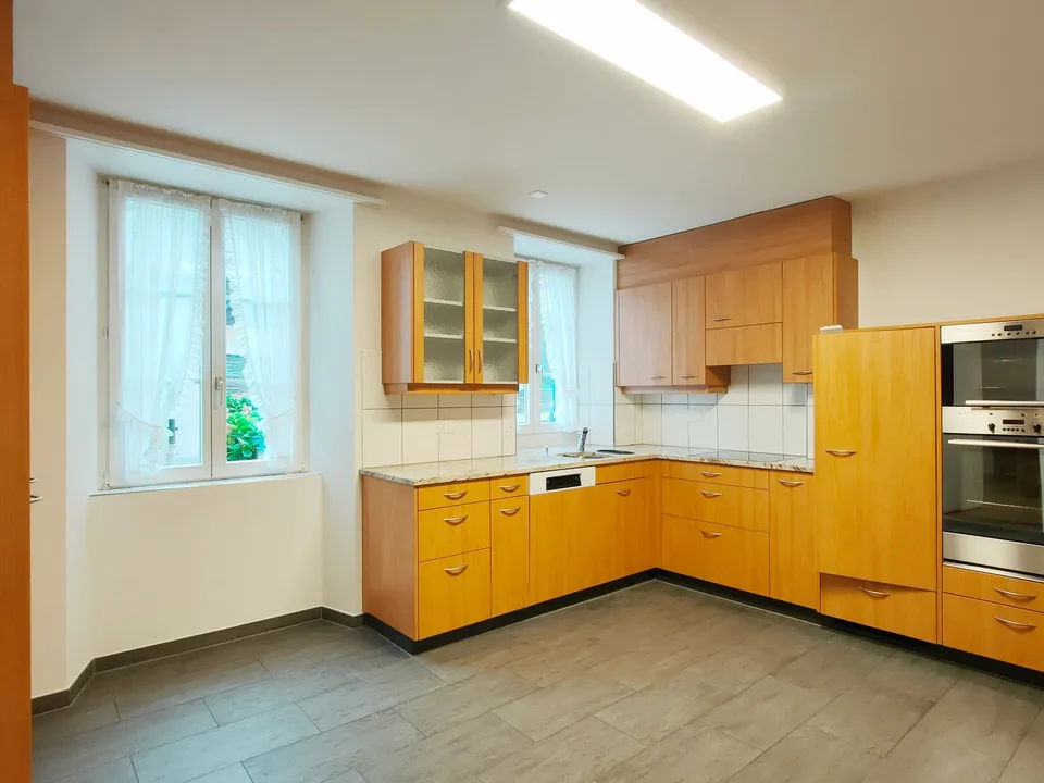 Historic 3 ½-room apartment with large garden area
