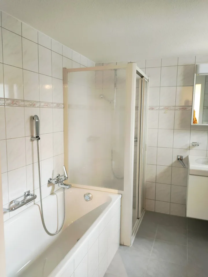 Historic 3 ½-room apartment with large garden area
