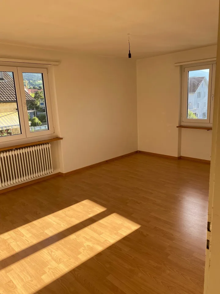 Helle, hübsche 3.5 Zi Wohnung - per 1.10.