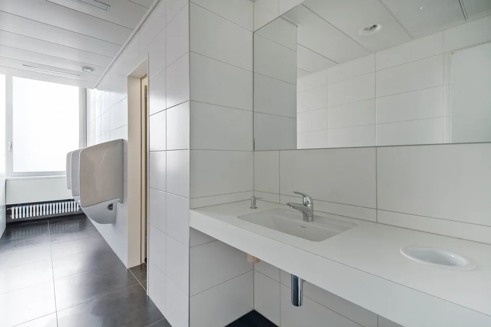 Praktisches Kleinbüro am Bahnhof Glattbrugg – Foto 7 von 13