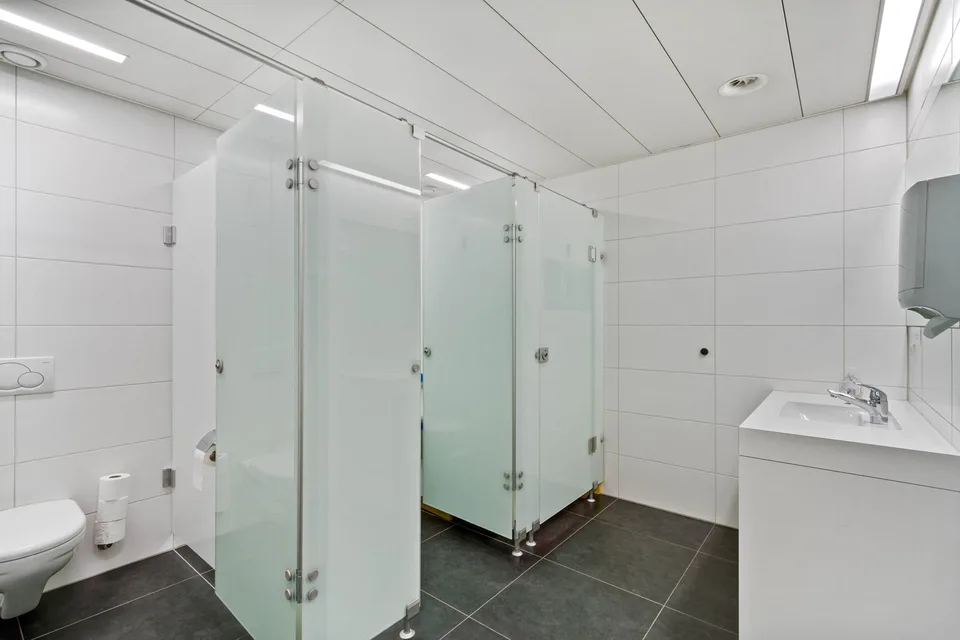 Praktisches Kleinbüro am Bahnhof Glattbrugg – Foto 6 von 13