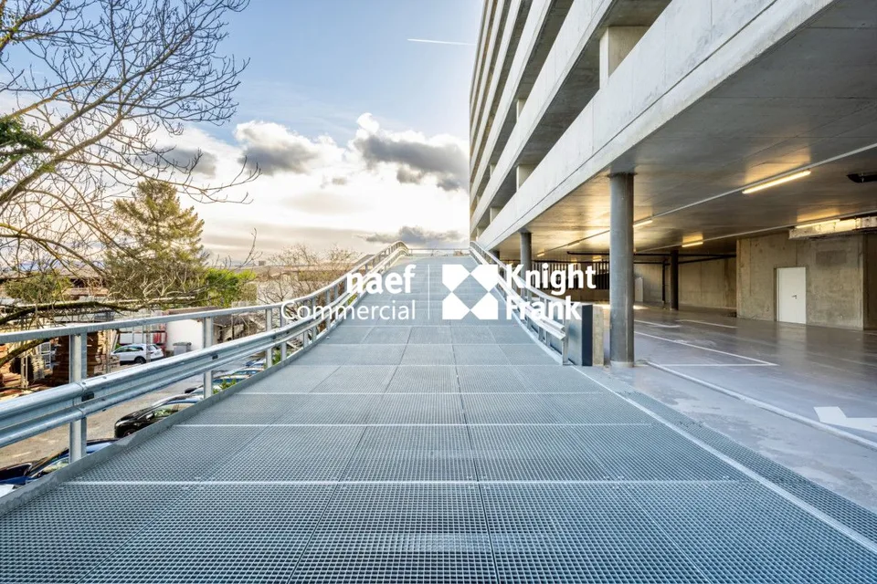 Superficie polivalente di 738 m² a Meyrin/Satigny, ideale per uffici, showroom, commercio o laboratorio