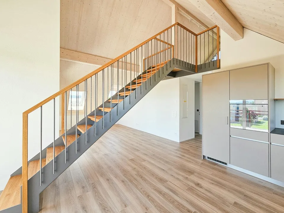 Erstvermietung hochwertige 3,5-Zimmerwohnung mit Wohngalerie Nähe Bahnhof