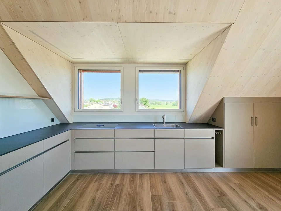 Erstvermietung hochwertige 3,5-Zimmerwohnung mit Wohngalerie Nähe Bahnhof