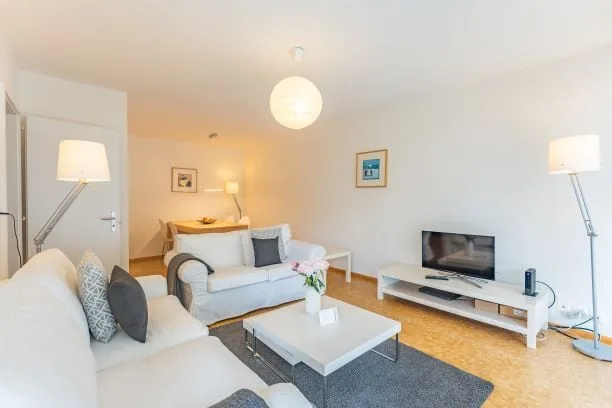 Helles Apartment mit zwei Schlafzimmern in der Nähe der Historischen Altstadt