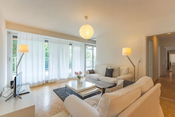 Helles Apartment mit zwei Schlafzimmern in der Nähe der Historischen Altstadt