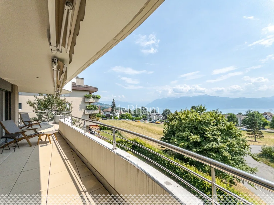 Prächtige 5.5-Zimmer-Wohnung mit Seeblick!