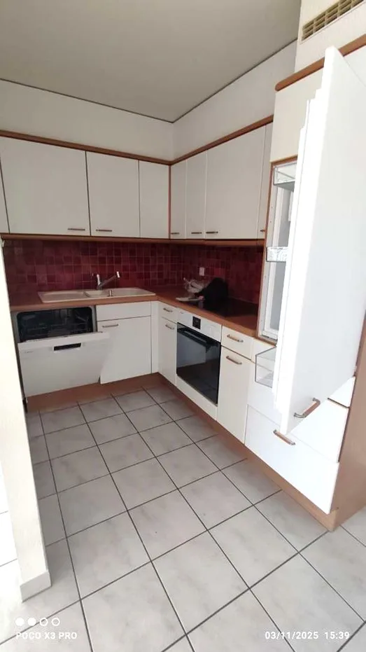 Spacieux et Charmant 2.5 pièce avec Grand Balcon et Parking  ! les deux premiers mois gratuits!