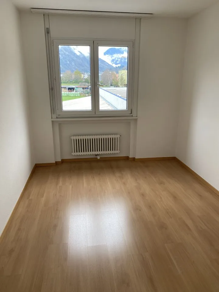 Geräumige 4.5-Zimmer-Wohnung mit Panoramablick in Biasca