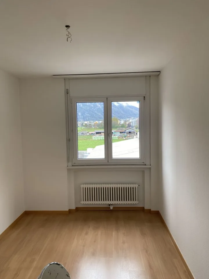 Appartement spacieux 4.5 pièces avec vue imprenable sur les montagnes à Biasca – photo 7 sur 11