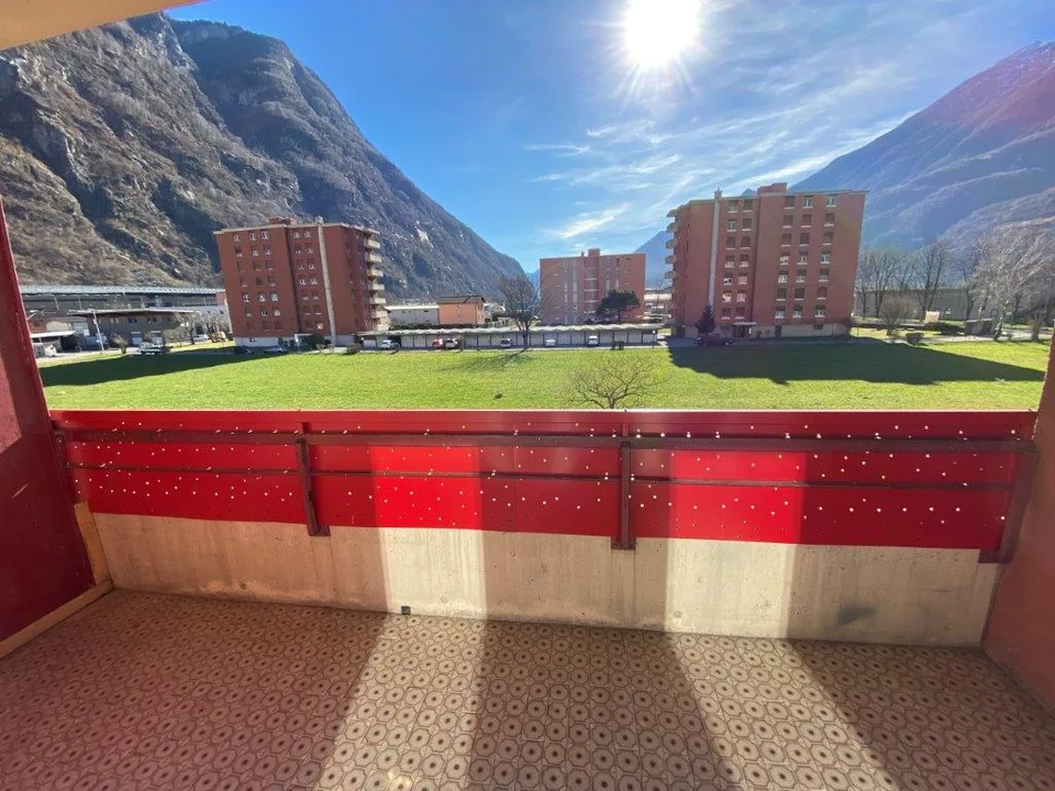 Appartement spacieux 4.5 pièces avec vue imprenable sur les montagnes à Biasca – photo 9 sur 11