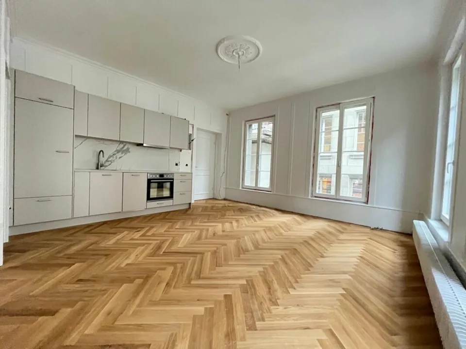 Appartement de 2,5 pièces complètement rénové dans la vieille ville de Burgdorf