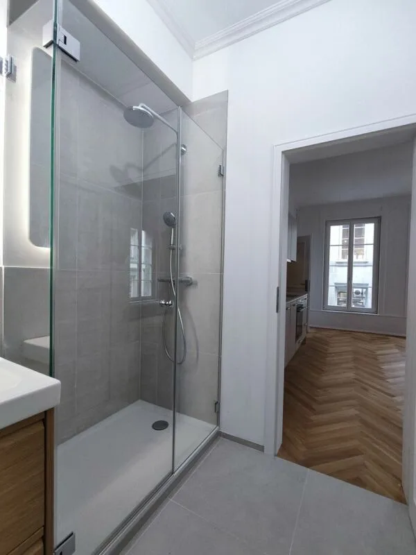 Appartement de 2,5 pièces complètement rénové dans la vieille ville de Burgdorf