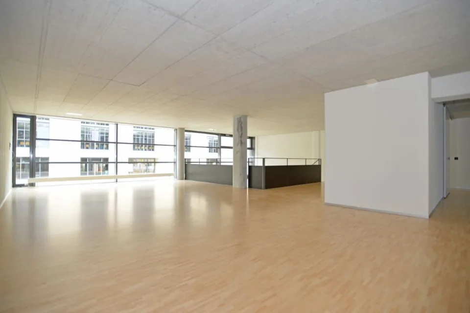Arbeiten mitten im Areal Kranbahn – Foto 6 von 13