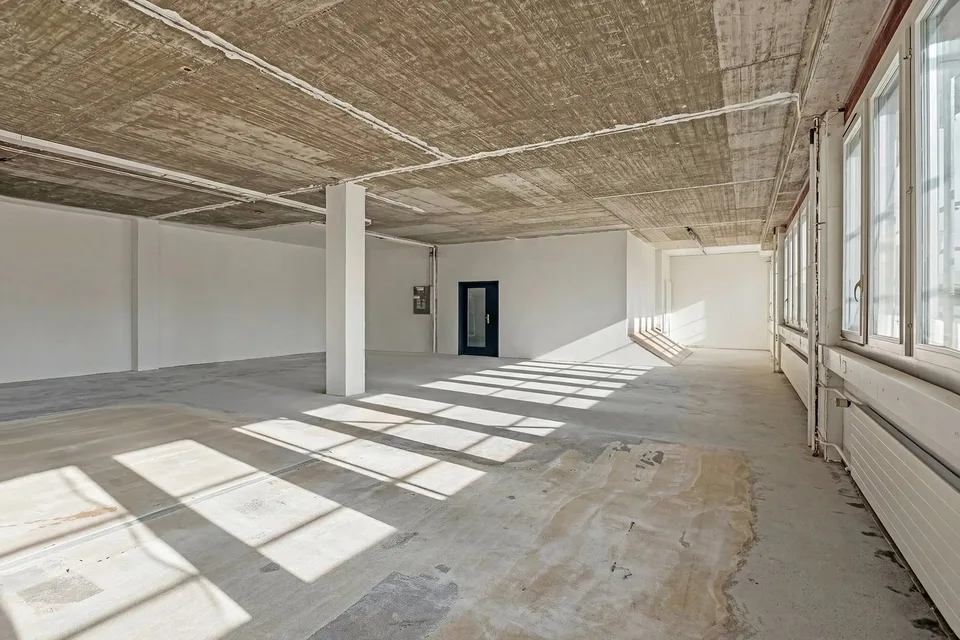 Commercial space in central location
