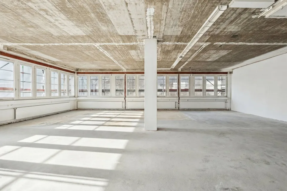 Commercial space in central location