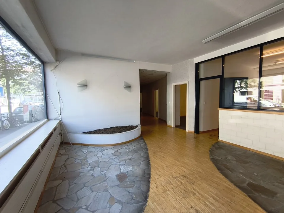 Zu vermieten in Sion: flexible und sichtbare Büros von 178 m²