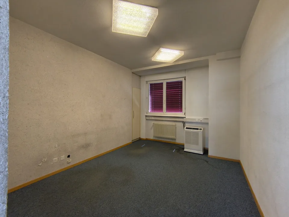 À louer à Sion : bureaux flexibles et visibles de 178 m² – photo 6 sur 11