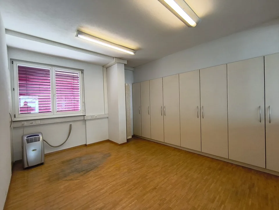 Zu vermieten in Sion: flexible und sichtbare Büros von 178 m²