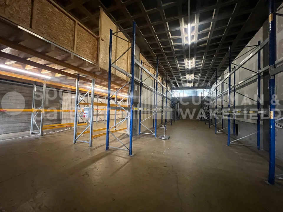 Giovani 23 - Magazzino logistico al pianterreno di 2'500 m², La Praille