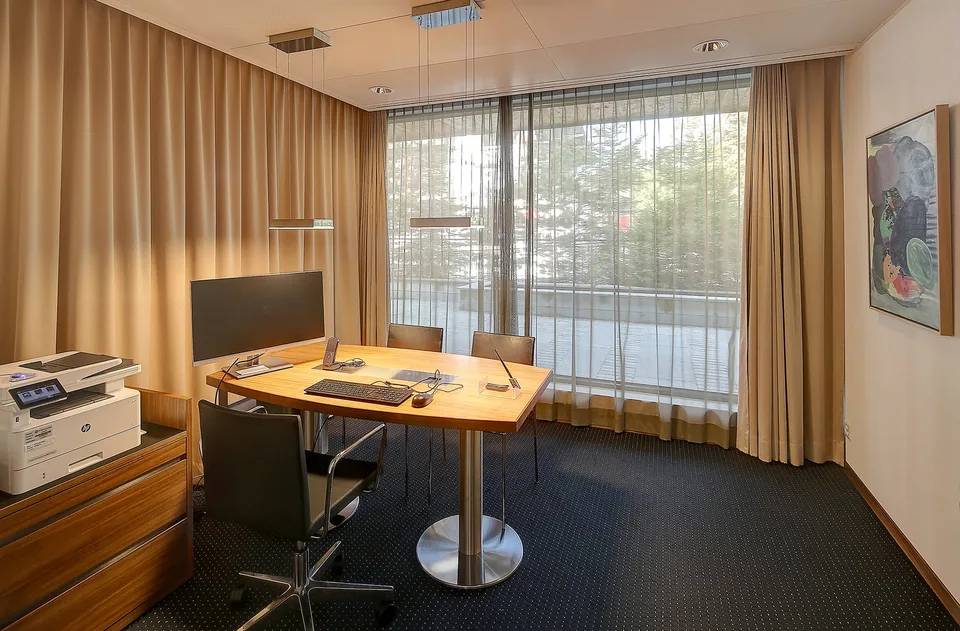 Verkaufs- und Büroraumflächen im Stadtzentrum – Foto 13 von 22
