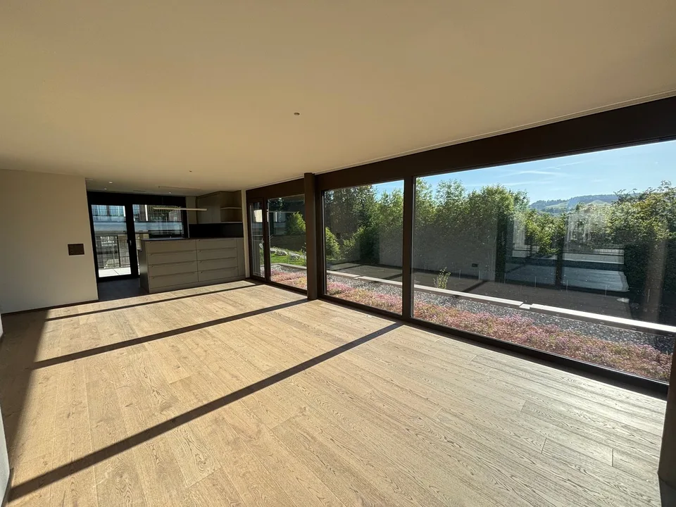 Primo affitto 3.5 locali appartamento attico con due terrazze e vista sulla natura