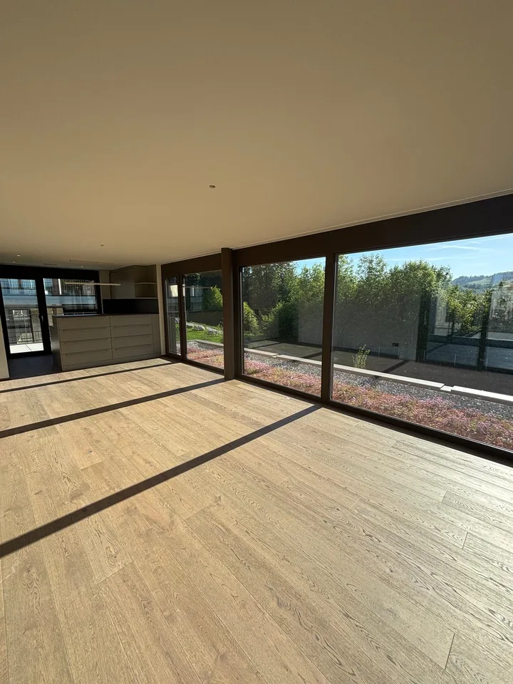 Primo affitto 3.5 locali appartamento attico con due terrazze e vista sulla natura
