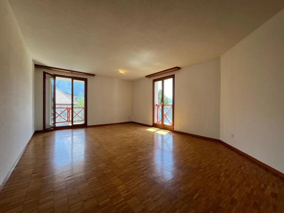 Schöne Familienwohnung mit Balkon + 2 Bädern
