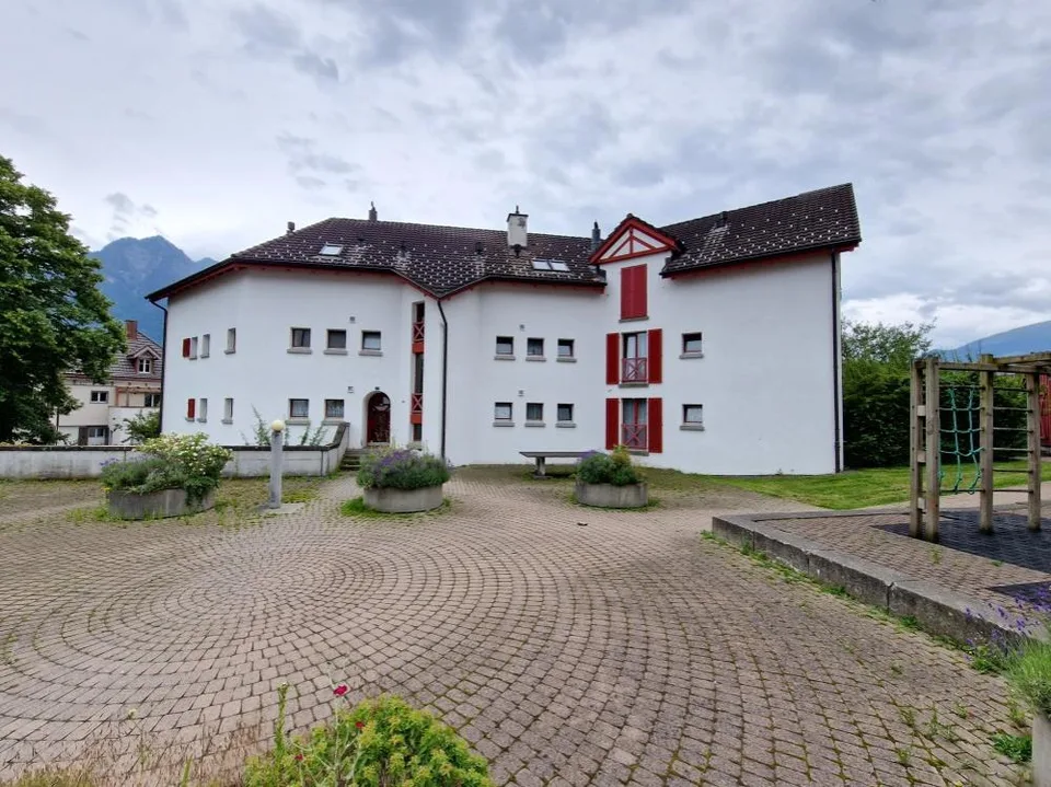Schöne Familienwohnung mit Balkon + 2 Bädern
