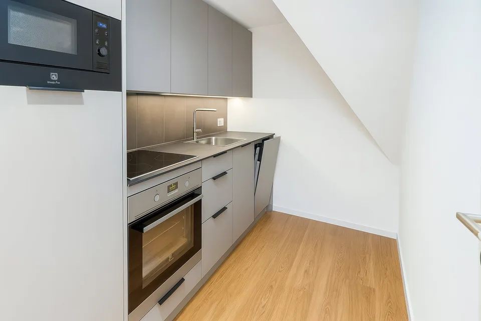 Günstiges, möbliertes Zimmer mit moderner Möblierung