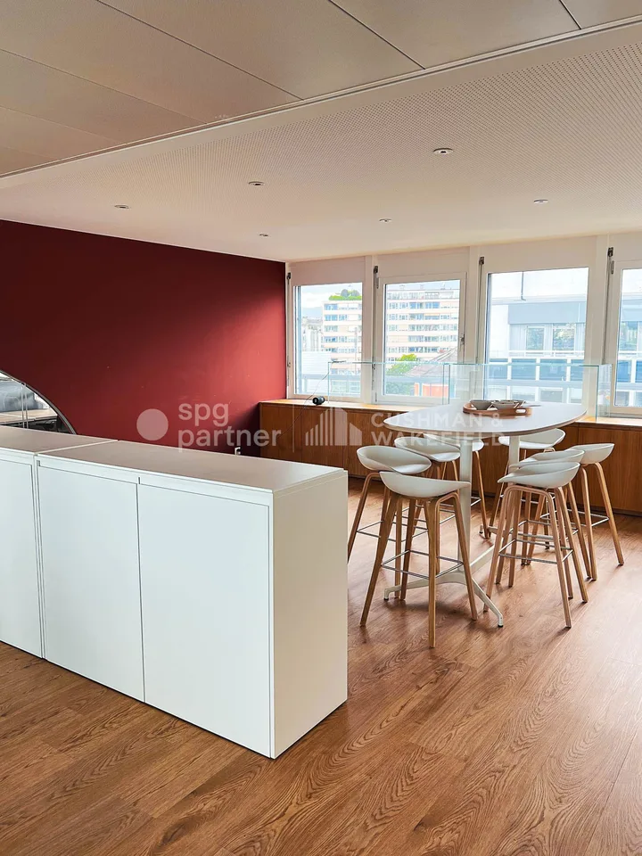 Uffici luminosi di 190 m² con terrazza e vista sul lago, Lausanne 82