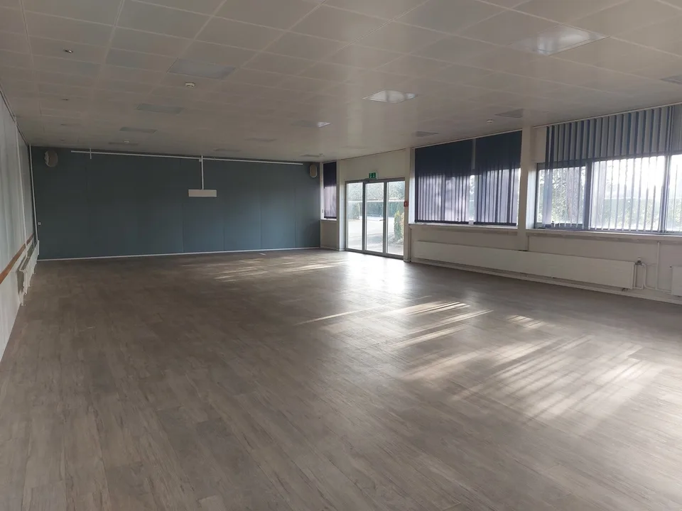 Laboratorio da 500 m² in affitto - Magazzino / laboratorio – foto 8 di 10