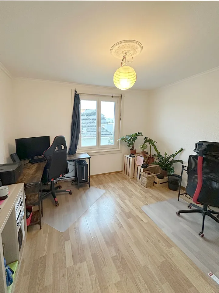 Wohnung mit 3.5 Zimmern und Balkon in Yverdon-les-Bains