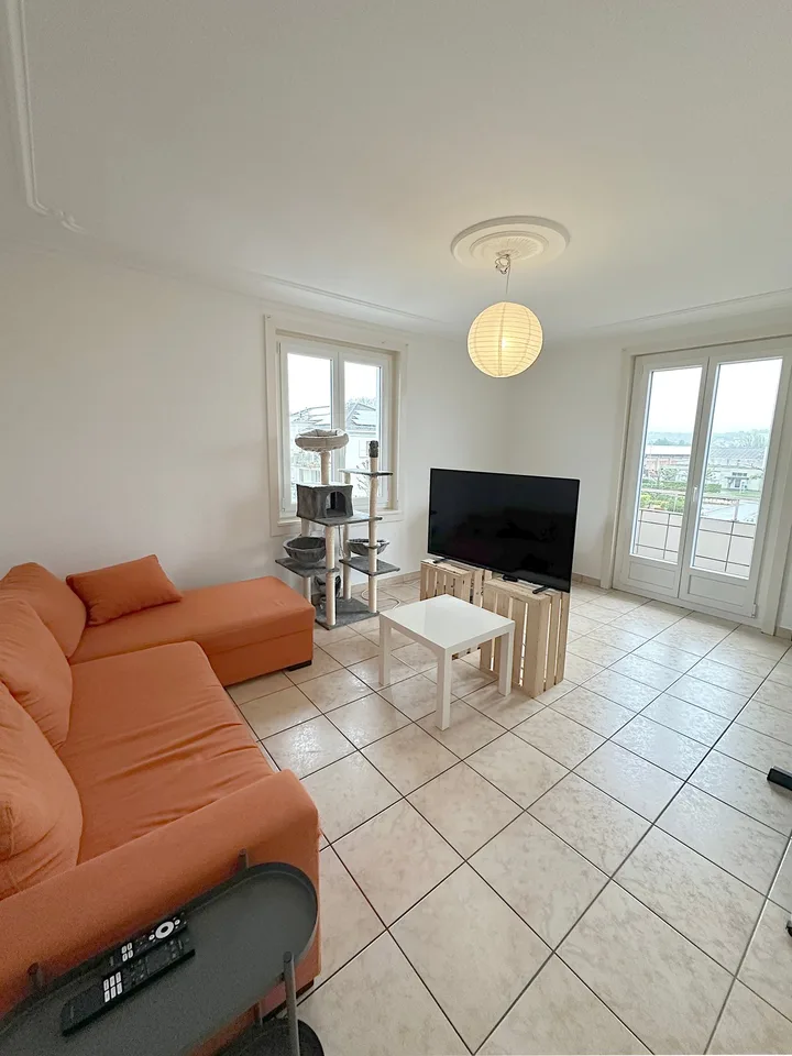 Wohnung mit 3.5 Zimmern und Balkon in Yverdon-les-Bains