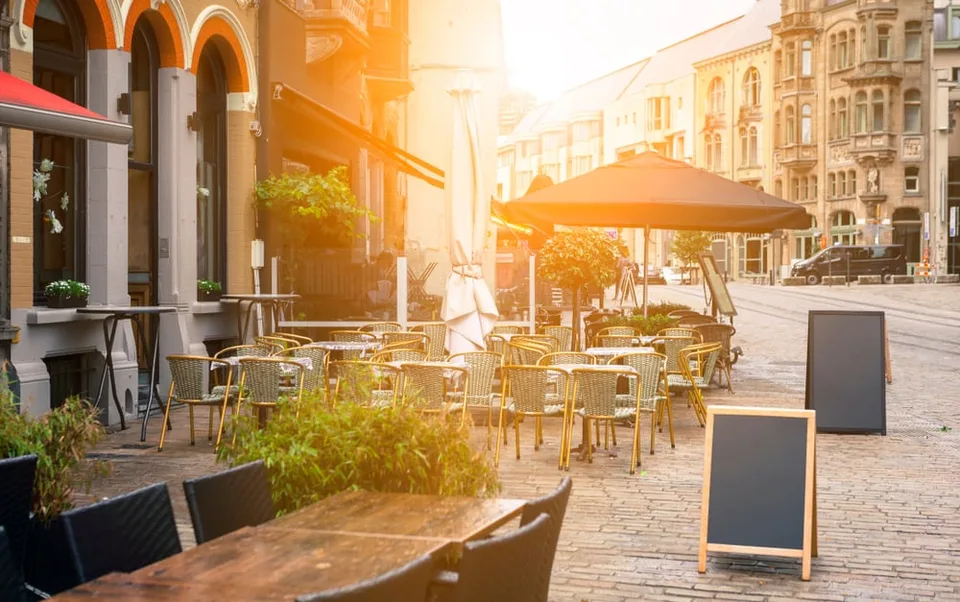GENÈVE : CONCEPT DE RESTAURATION RAPIDE 100% LOCAL AVEC FONDS DE COMMERCE À REMETTRE