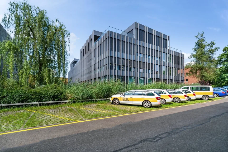 Spazio al piano terra moderno in un edificio per uffici di alta qualità a Steinhausen – foto 6 di 6