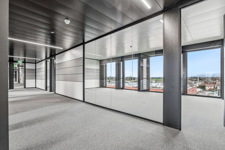 Uffici premium con attrezzature all'avanguardia e collegamenti di trasporto ideali a Hohenems
