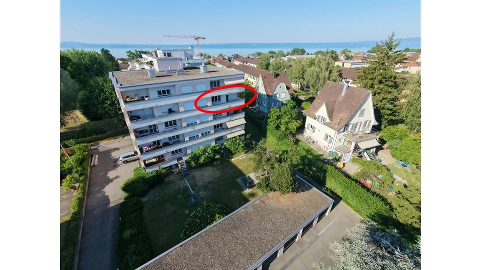 frisch renovierte  4.5-Zimmer-Wohnung mit 2x Balkon, Seennähe, See- und Bergsicht