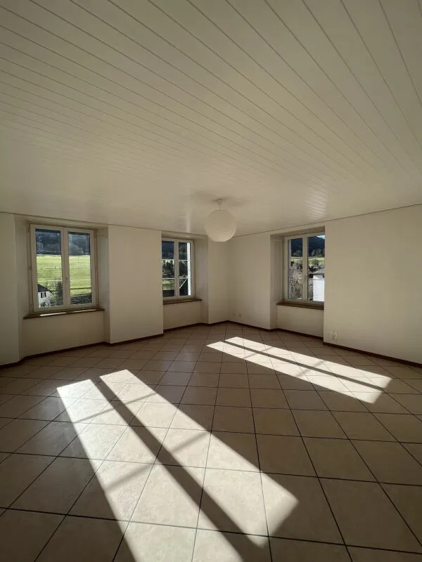 Schönes 3,5-Zimmer-Apartment im 2. Stock mit moderner Küche in Sonvilier