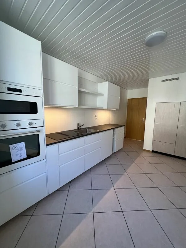 Schönes 3,5-Zimmer-Apartment im 2. Stock mit moderner Küche in Sonvilier