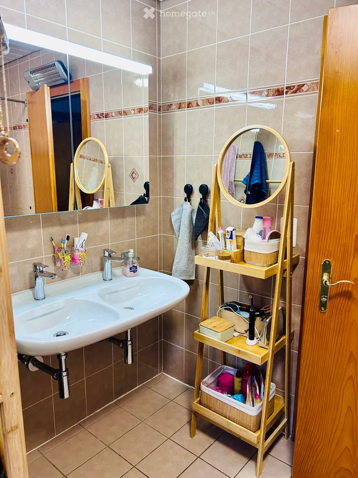 Mietvertrag zu übergeben für diese wunderschöne 5.5-Zimmer-Wohnung in idealer Lage
