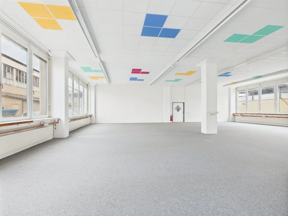 Modern commercial spaces for rent on the ground floor in Murten – photo 7 of 10