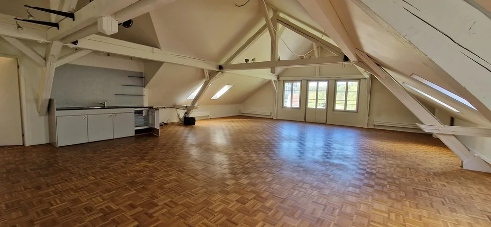Büro/Atelier mit Altbaucharme