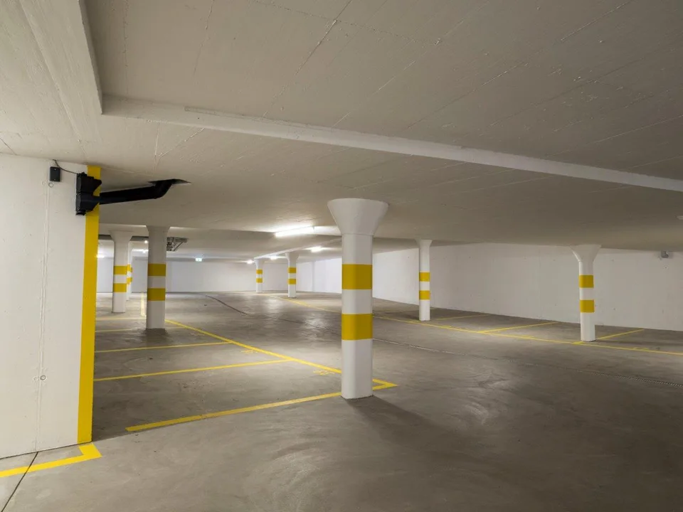 Posto auto in parcheggio sotterraneo ampio in affitto