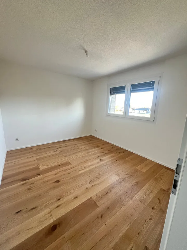Letzte verfügbare Villa in Chénens – Neue 5.5-Zimmer-Villa mit ausgebautem Dachgeschoss