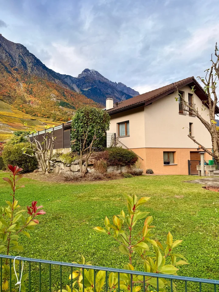 MAGNIFICA VILLA ristrutturata con terreno a FULLY – foto 24 di 25
